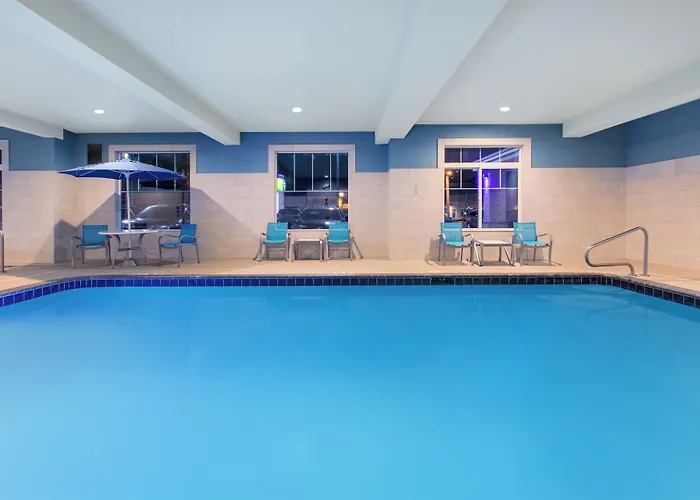 Holiday Inn Express Hotel & Suites Seaside Convention Center By Ihg